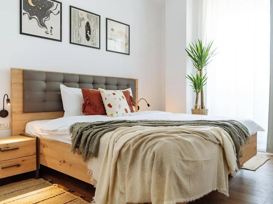 Central 6 Apartment - New Building & Parking Bucharest