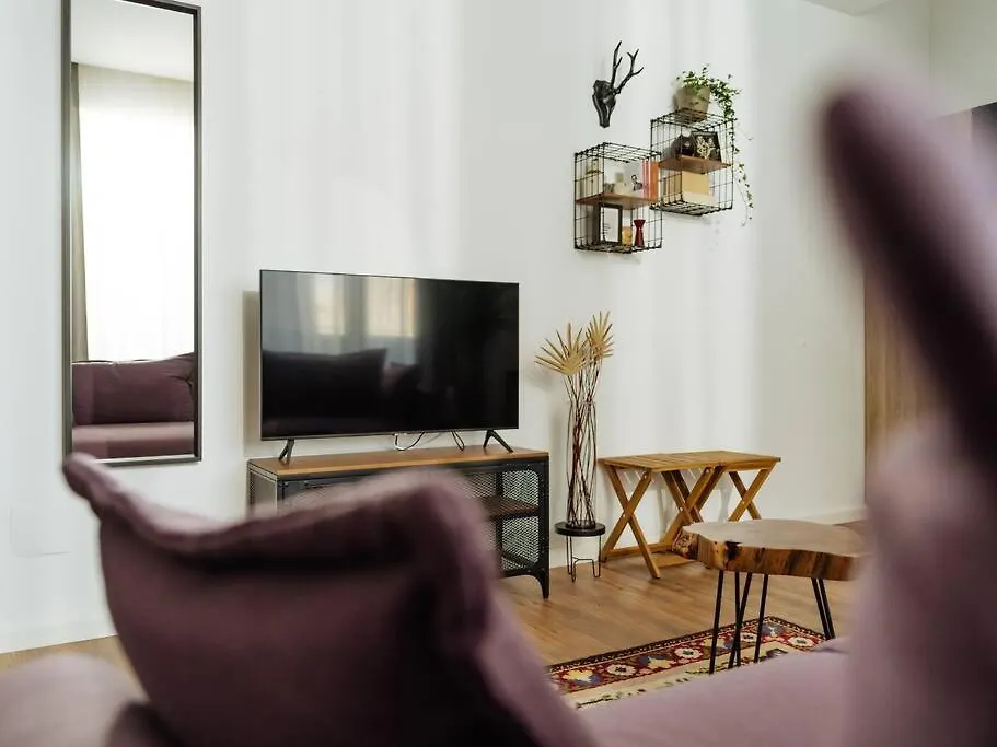 Central 6 Apartment - New Building & Parking Bucharest