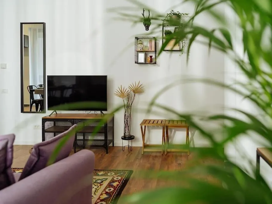 Central 6 Apartment - New Building & Parking Bucharest