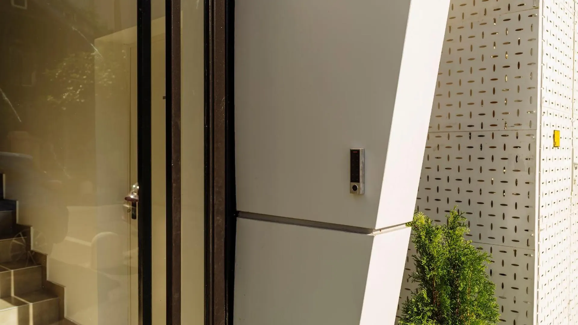 Central 6 Apartment - New Building & Parking Bucharest Romania